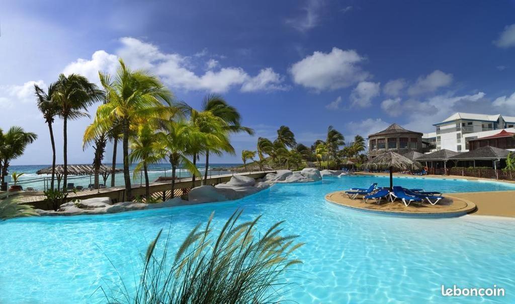 Le Petit Eden - Residence 3 Etoiles - Piscine Et Plage "Le Manganao" Saint-Francois  Exterior photo