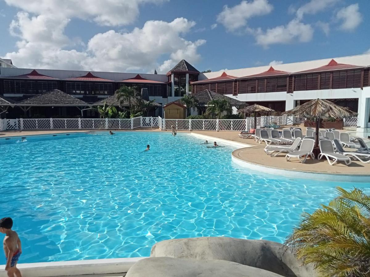 Le Petit Eden - Residence 3 Etoiles - Piscine Et Plage "Le Manganao" Saint-Francois  Exterior photo